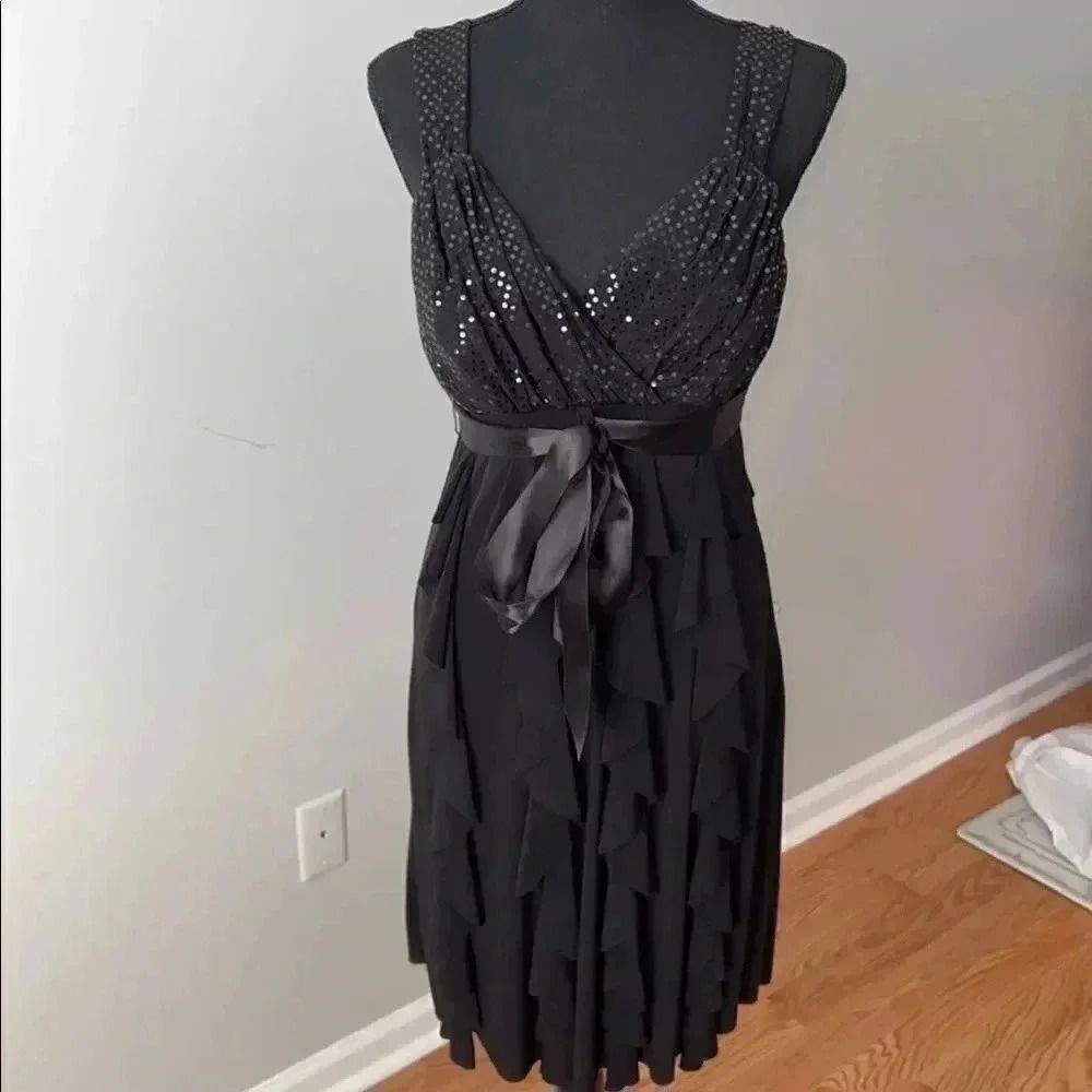 Connected Apparel Black V neck sequined dress